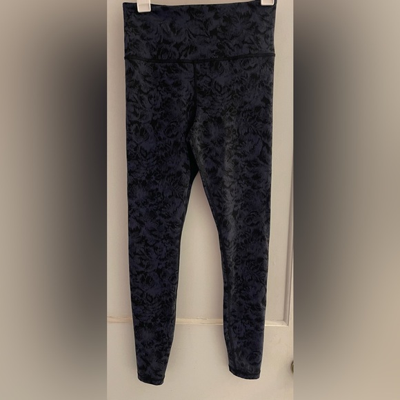 Athleta Elation Textured Tight Size Medium - Picture 1 of 5